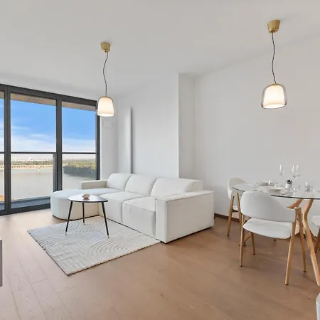 アパート Eurovea Tower 1 Danube View ブラチスラヴァ