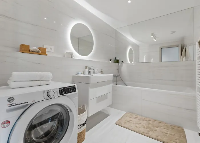 Eurovea Tower 1 Danube View Апартаменты *